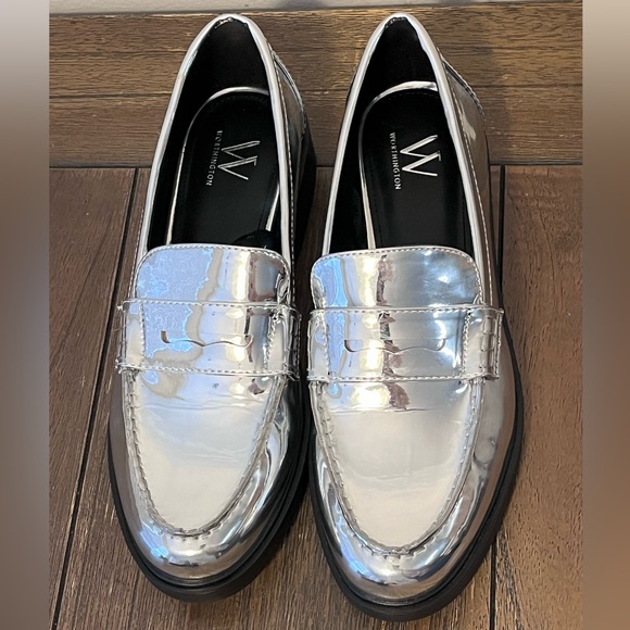 NWOT Worthington Silver Penny Loafers Womens size 9 - Picture 6 of 11